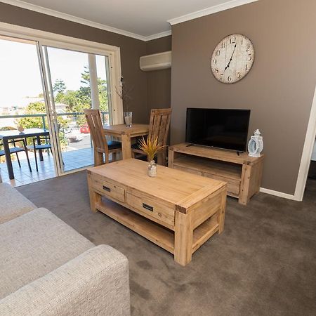 Beach Haven Executive Apartments Korora Exterior photo