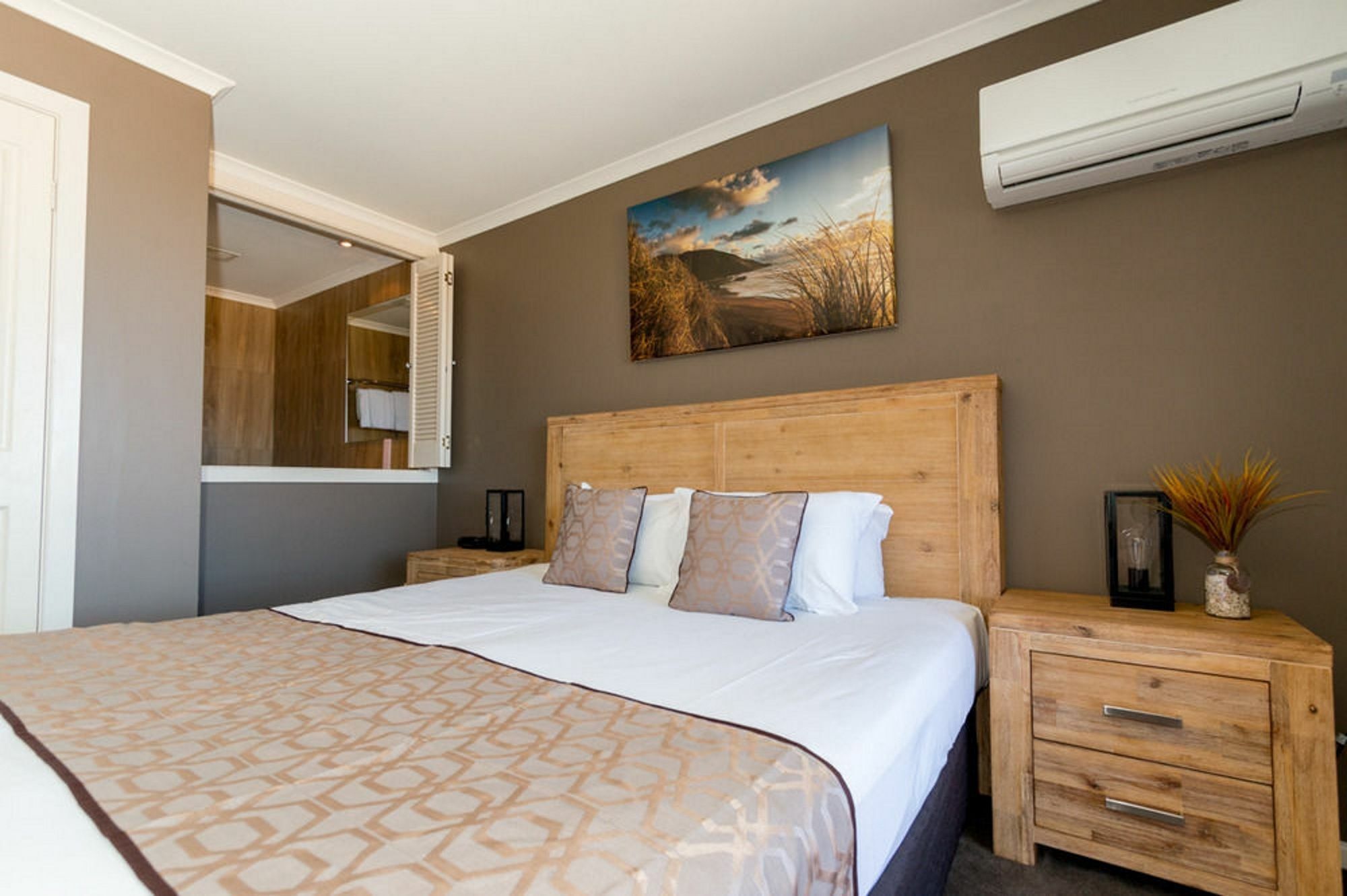 Beach Haven Executive Apartments Korora Exterior photo